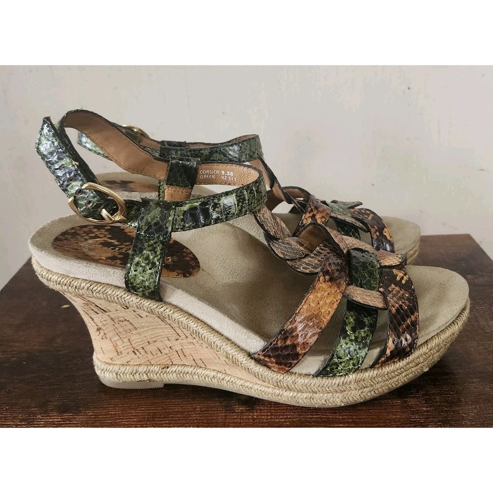EARTHIES Womens 9.5 B Green Corsica Snake Print Sandals Leather Shoes Wedge - Picture 2 of 7